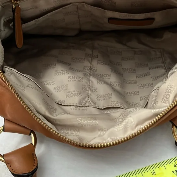 Michael Kors buttery soft leather bag - Picture 8 of 10